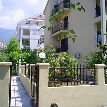 Apartments And Rooms Marija Budva Exterior photo