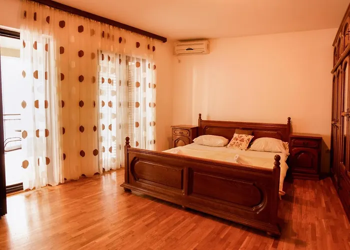 Apartments And Rooms Marija