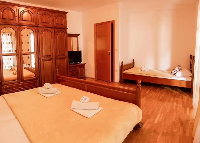 Apartments And Rooms Marija